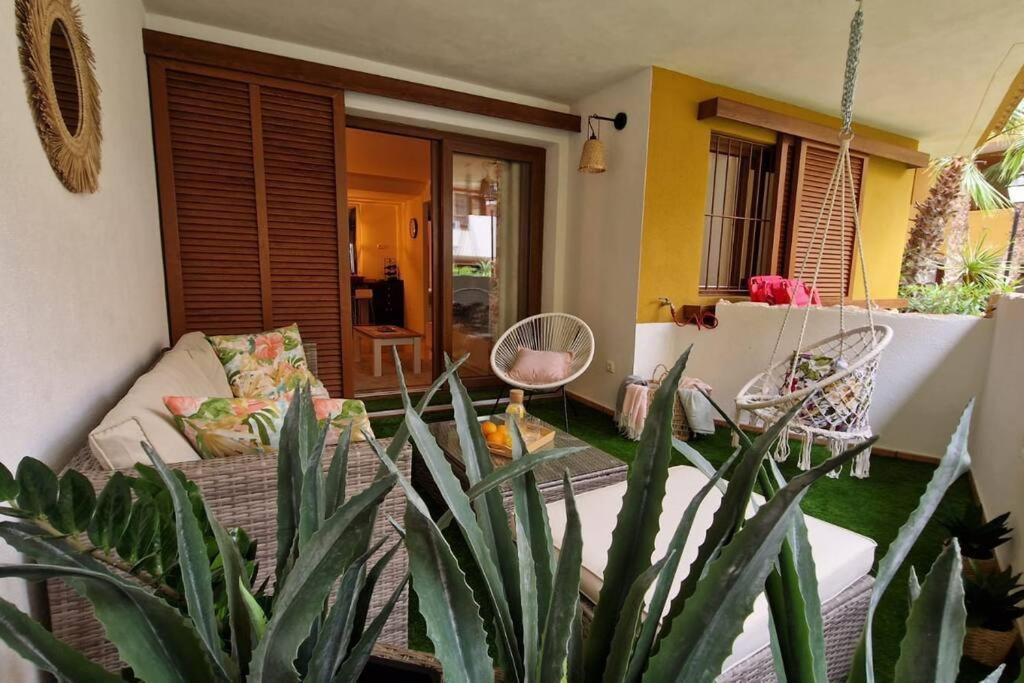 Olivia Sunny 2 Bedroom Apartament Punta Prima 托雷维耶哈 外观 照片