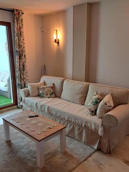 Olivia Sunny 2 Bedroom Apartament Punta Prima 托雷维耶哈 外观 照片