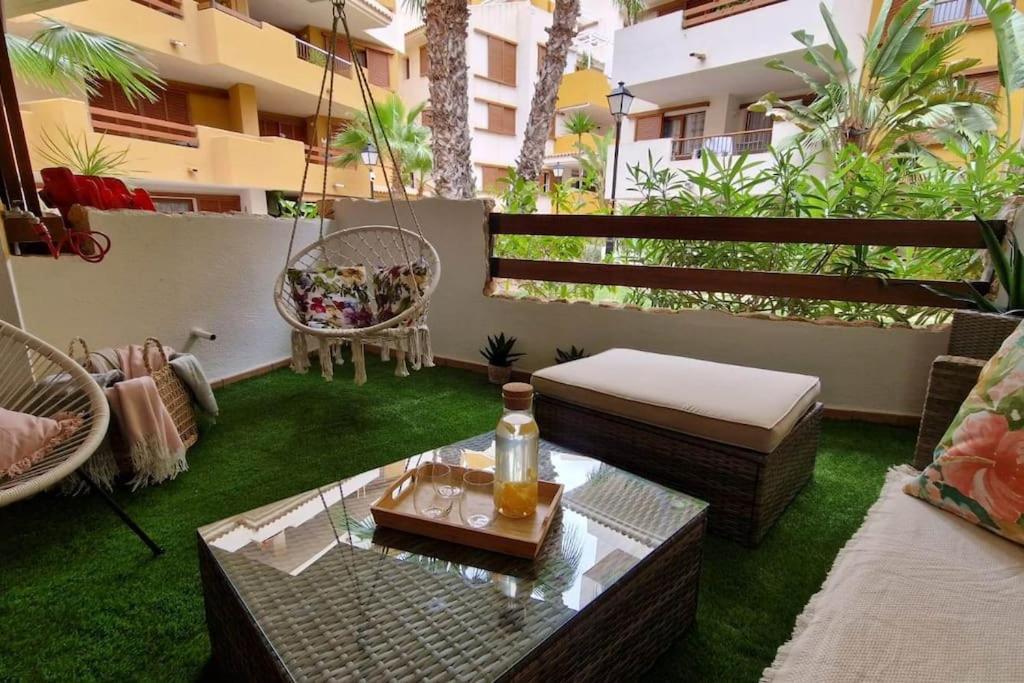 Olivia Sunny 2 Bedroom Apartament Punta Prima 托雷维耶哈 外观 照片