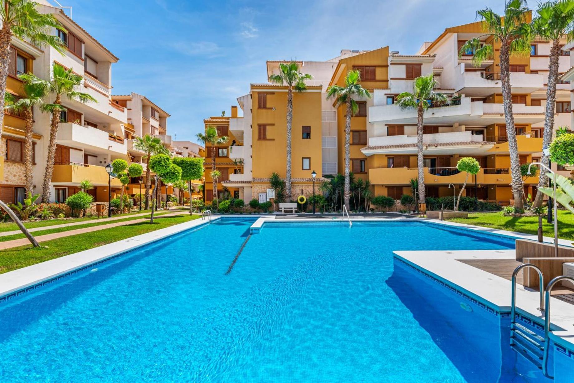 Olivia Sunny 2 Bedroom Apartament Punta Prima 托雷维耶哈 外观 照片